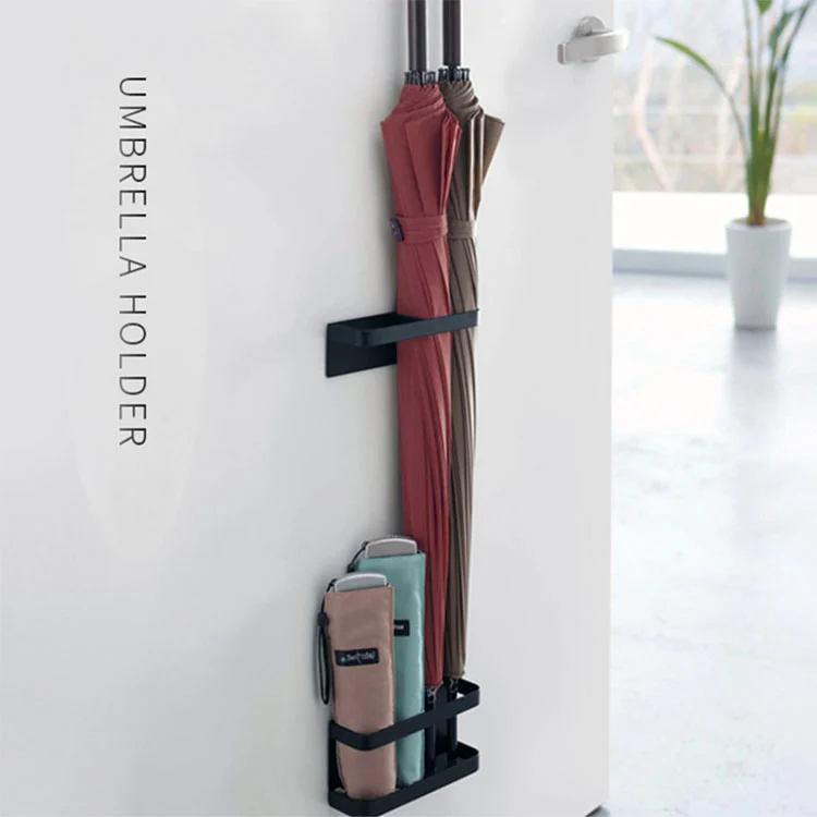 ປະຕູຂ້າງມຸມຢືນຜູ້ຖືຄັນຮົ່ມກັນນໍ້າ